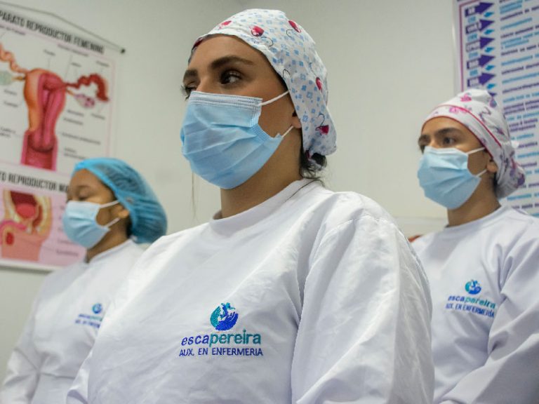 Esca Escapereira Técnicos Laborales Área de la Salud Auxiliar en Enfermería