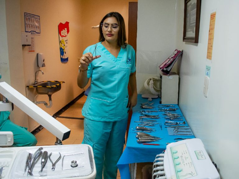 Escapereira Técnicos Laborales Área de la Salud Auxiliar en Salud Oral