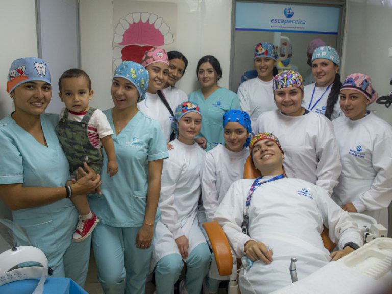 Escapereira Técnicos Laborales Área de la Salud Auxiliar en Salud Oral