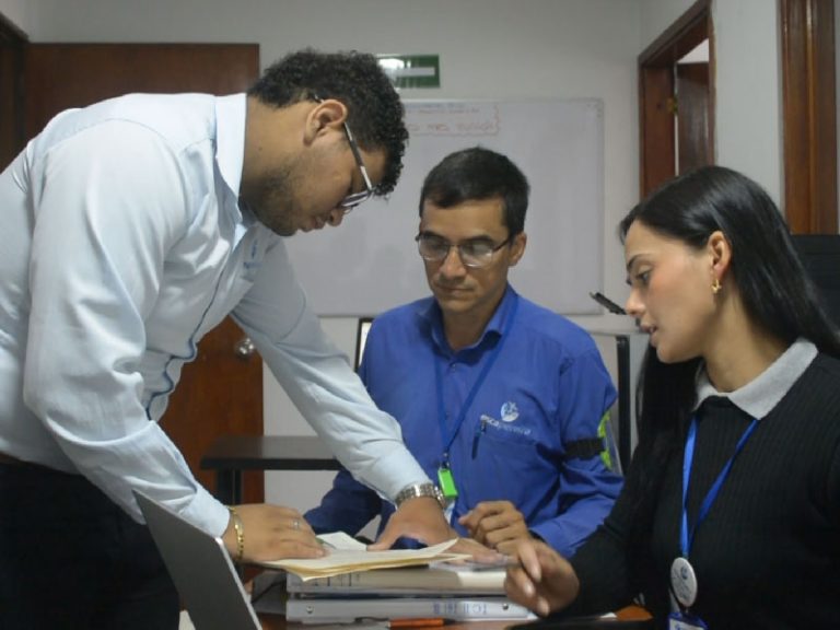 Escapereira Técnico Laboral Auxiliar Administrativo